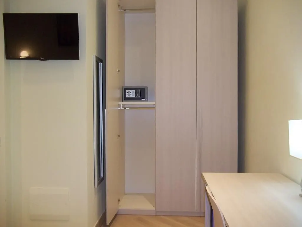 Guest House Le Tre Spezie La Spezia 2*,  Italy